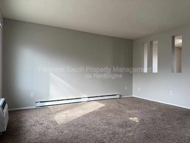 Photo - 440 22nd St E
