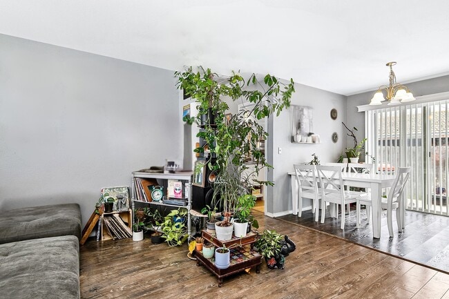 Photo - 3925 W Garnet St Unidad 3925