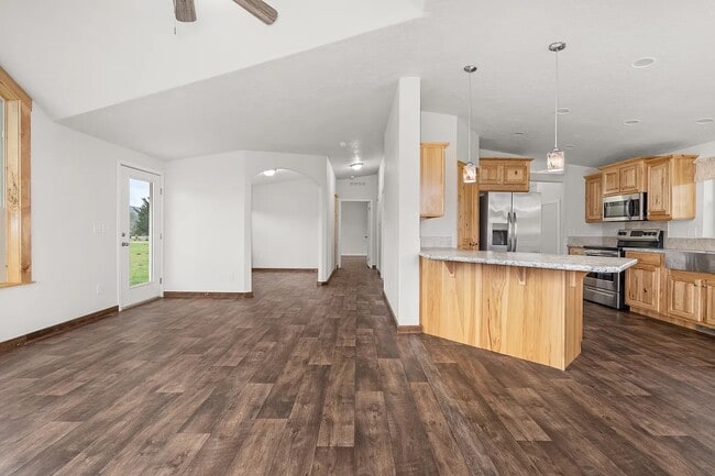 Photo - 210 Mossyrock Rd W