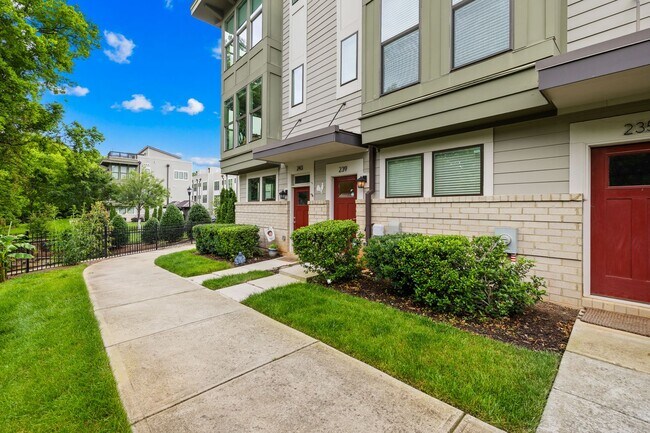 Photo - Beautiful Townhome in the Heart of Wesley Heights