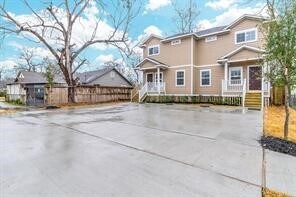 Photo - 710 Barkley St