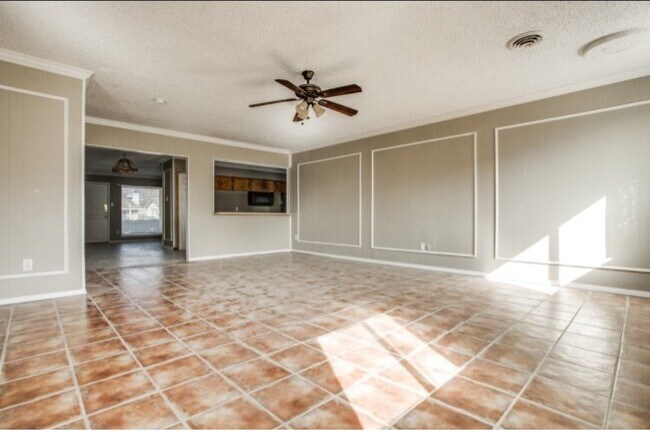 2316 Rose Marie Dr
