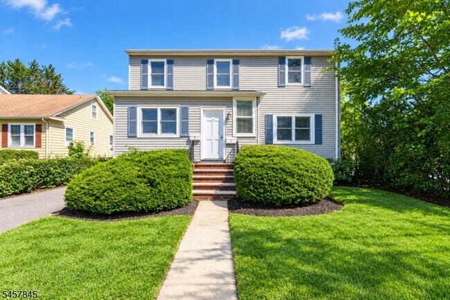 14 Locust St Unit 1