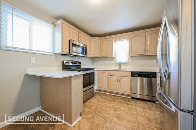 Photo - 320 Marbury Dr