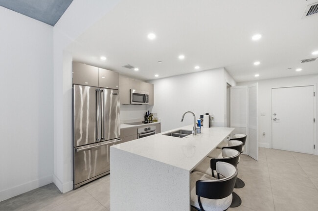 Photo - 13800 Highland Dr Unit Ph7