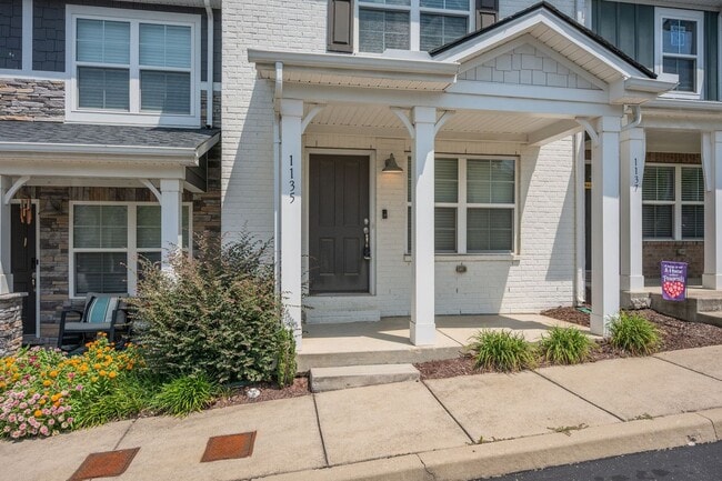 Photo - 1135 Lilly Valley Way