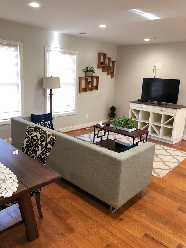 Building Photo - 12014 Georgia Ave Unit na