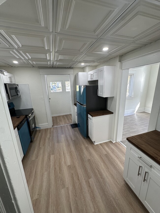 Building Photo - 1023 Bement St