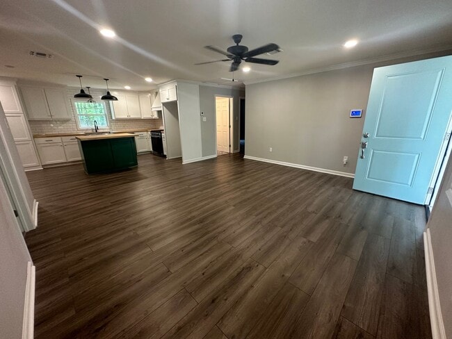 Photo - Gorgeous 3 Bedroom Home