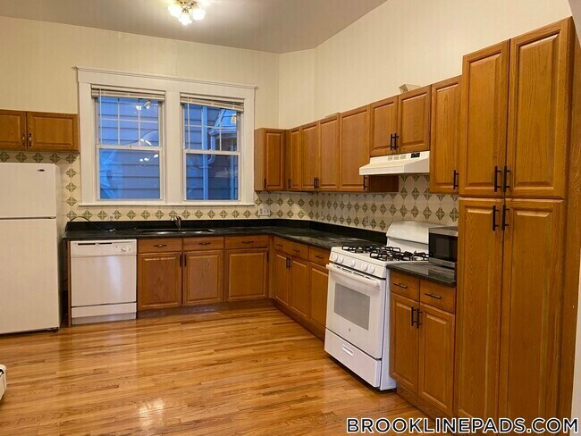 Photo - 30 Babcock St Unit 1