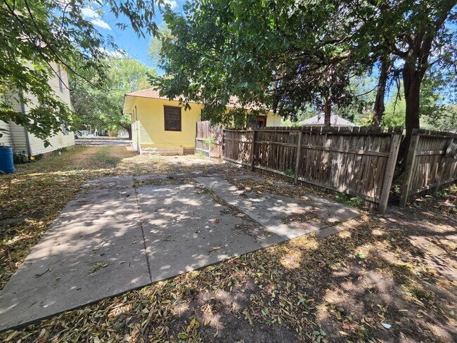 626 S Millwood Ave