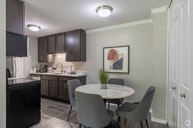 The Hemingway 2BR, 1BA - 725SF - Dining Room