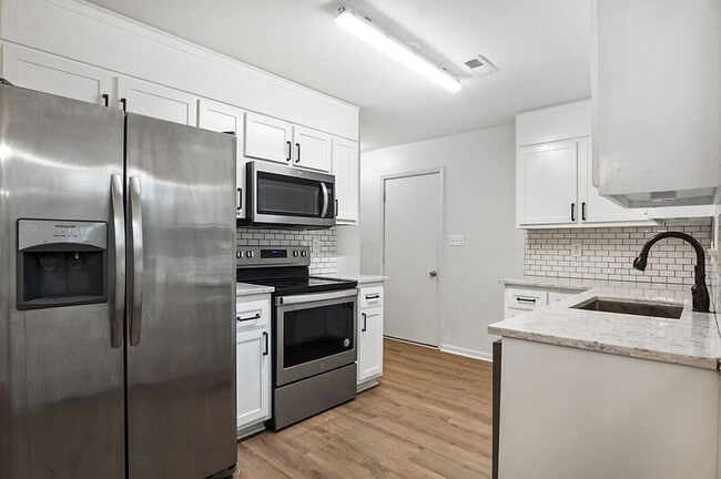 Photo - 4418 Englewood Rd