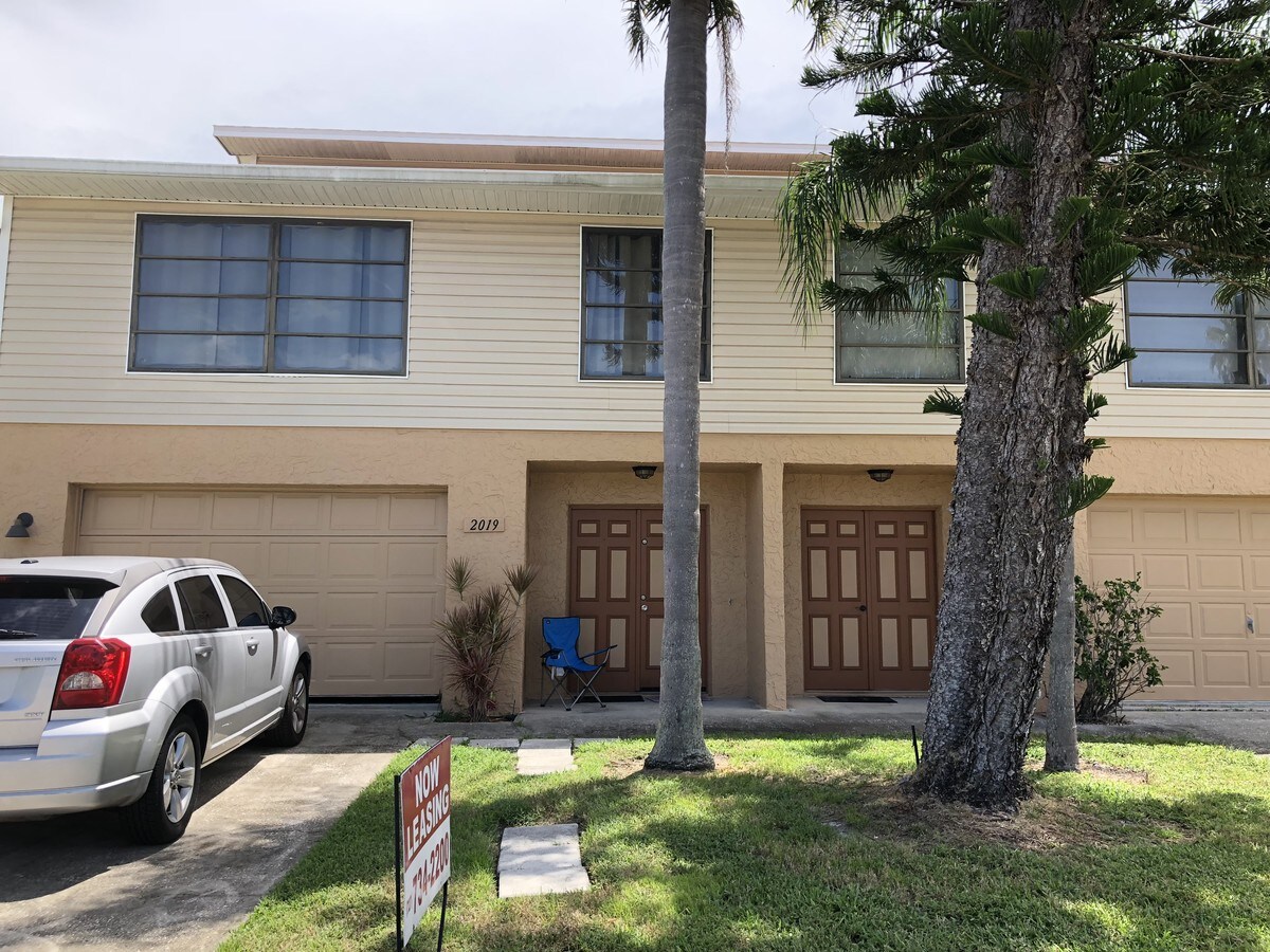 Photo - 2019 McMullen Ave