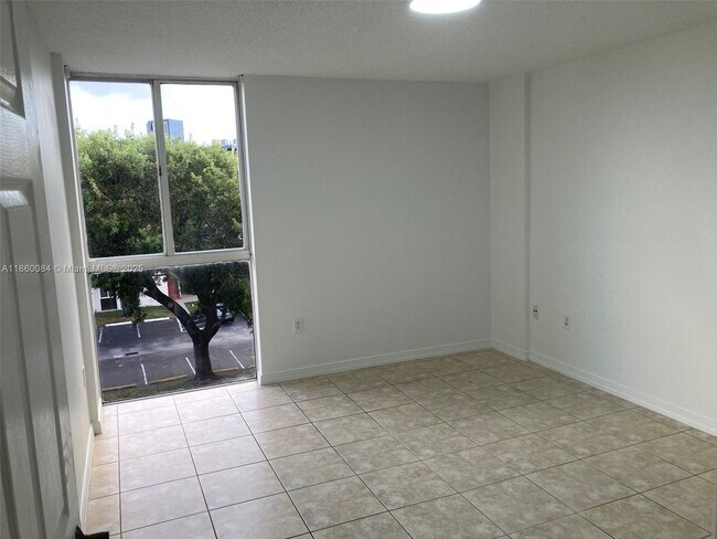 Photo - 6995 NW 186th St Unit E403