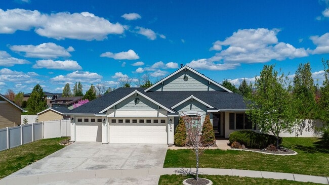 Building Photo - Beautiful Home in the Heart of Eagle