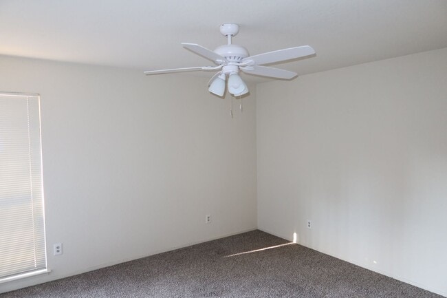 Photo - Pocket 3 Bedroom, 2 Bath Half-plex