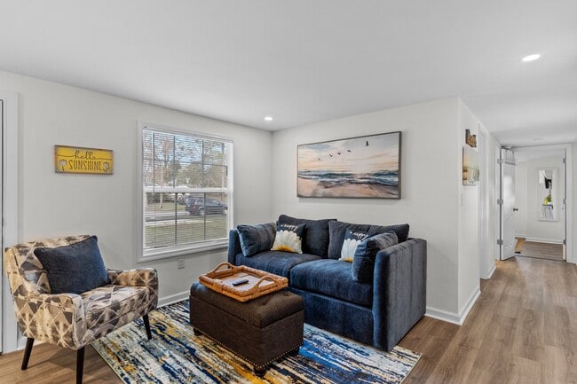 Photo - 1864 W Long Acres Dr SW