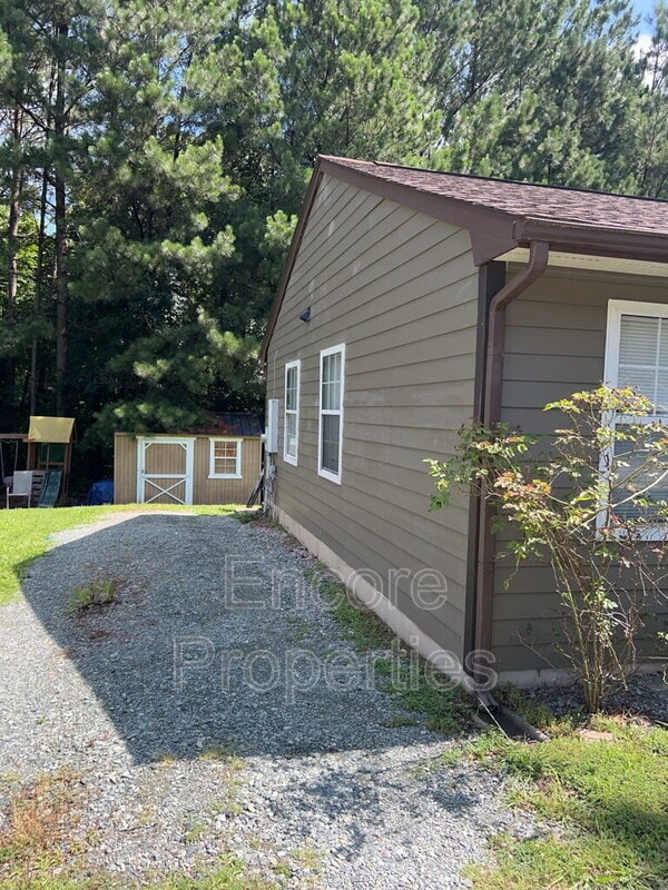 Photo - 705 Piper St