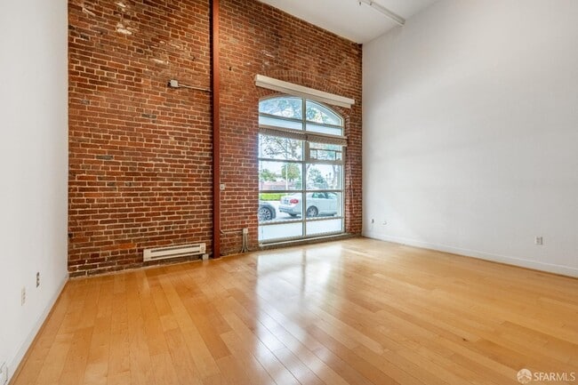 Building Photo - 400 Spear St Rental