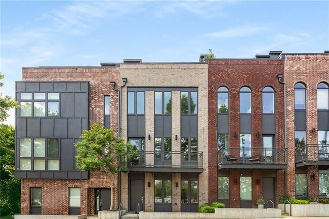 Building Photo - 1225 Chelsea Cir NW