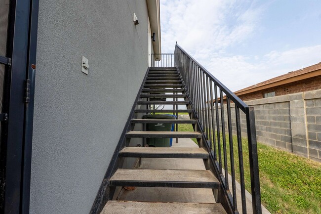 Photo - 214 Allen Dr