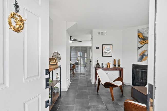 Photo - 3831 Landmark Dr