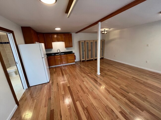 Pisos nuevos - 1077 12th Street Unidad inlaw