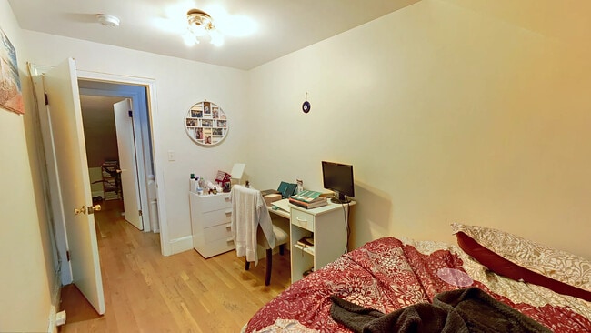 216 Freeman St Unit 2