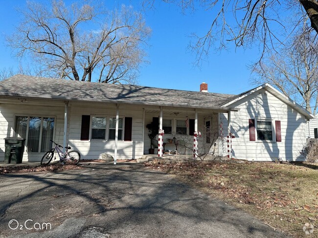 Building Photo - 2320 W Euclid Ave Rental