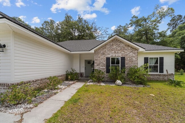 Photo - Comfort & Style Meet in This Beautiful 4 Bedroom Midway Home