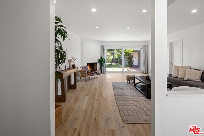 Photo - 12801 Friar St