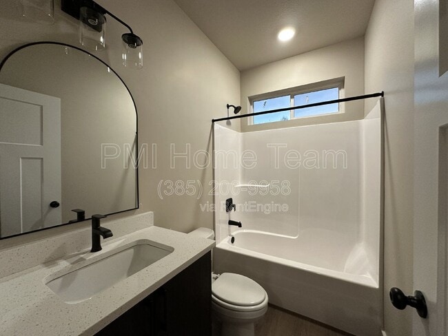 Photo - 1031 W 1000 N