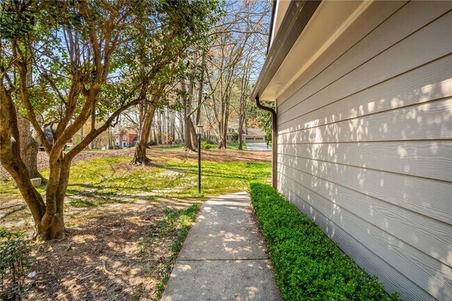 Photo - 1813 N Creek Cir