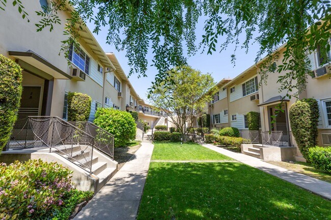 1553-1555 Riverside Dr.