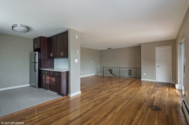 Metropark Station Apartments