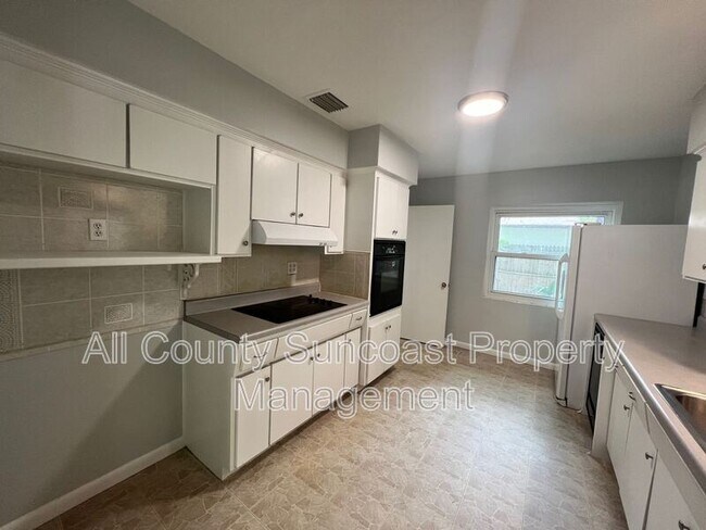 Photo - 15001 Avalon Ave