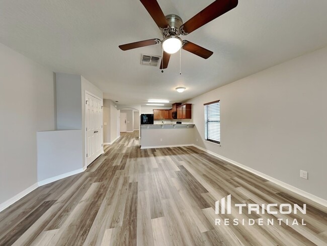 Photo - 591 Swallowtail Dr