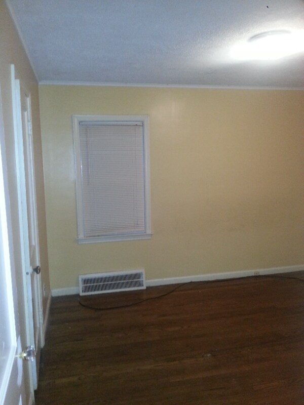 Photo - 19629 Kingsville St