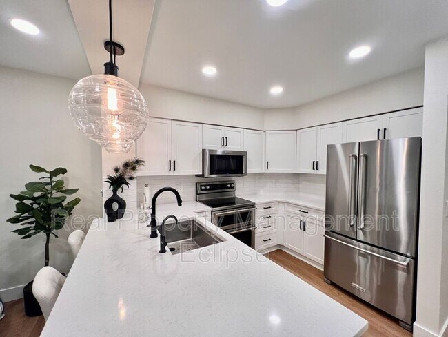 Photo - 211 Kirkland Ave Unit 211