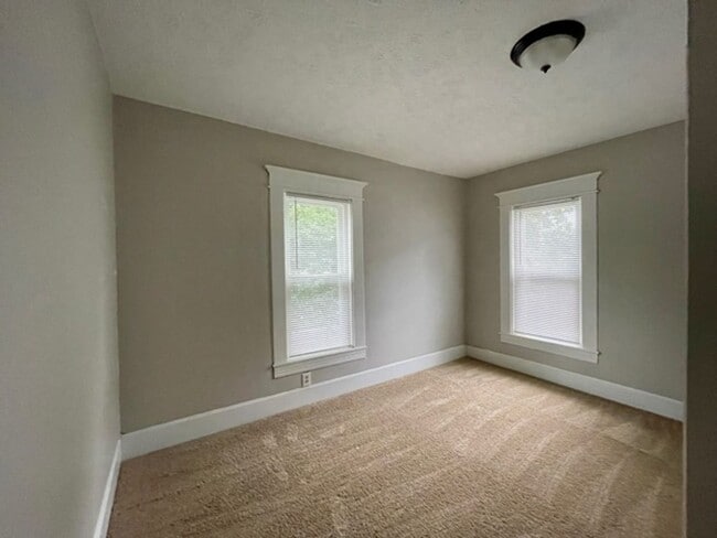 Photo - PERFECT 2 Bedroom Move-In Ready!