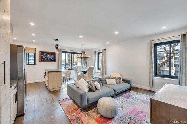 Photo - 100 W Broadway Unit 2Bb