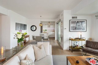 Photo - 838 N Doheny Dr