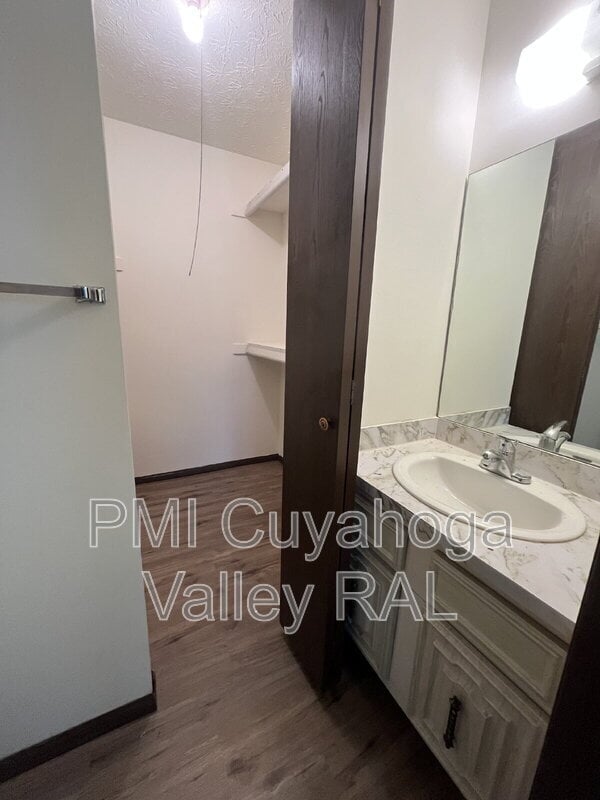 Photo - 1516 W Market St Unidad 10