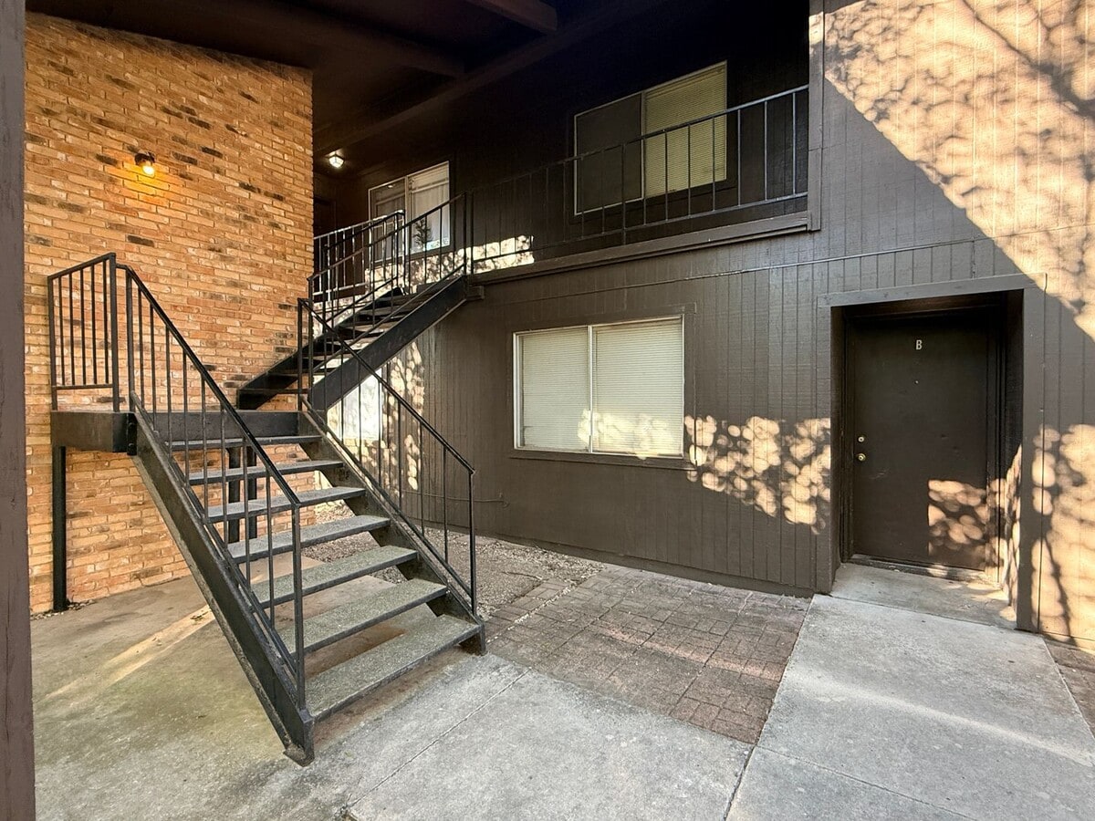 COMING SOON! - COMING SOON! Unit 206 W Mockingbird Lane -  D