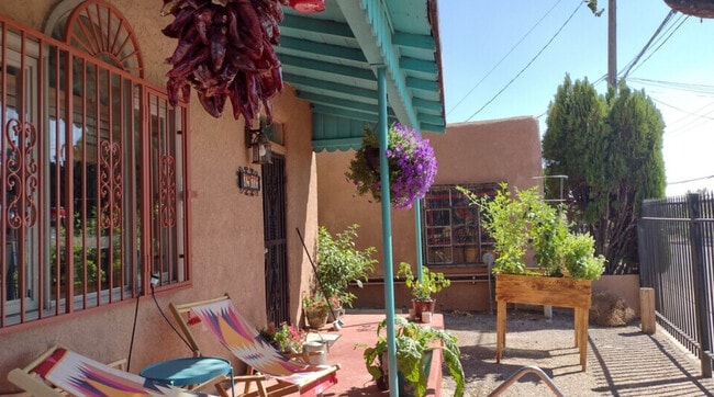 Photo - 1508 Edith Blvd NE