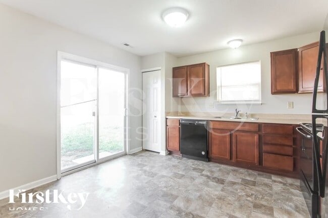 Photo - 8542 Sansa St