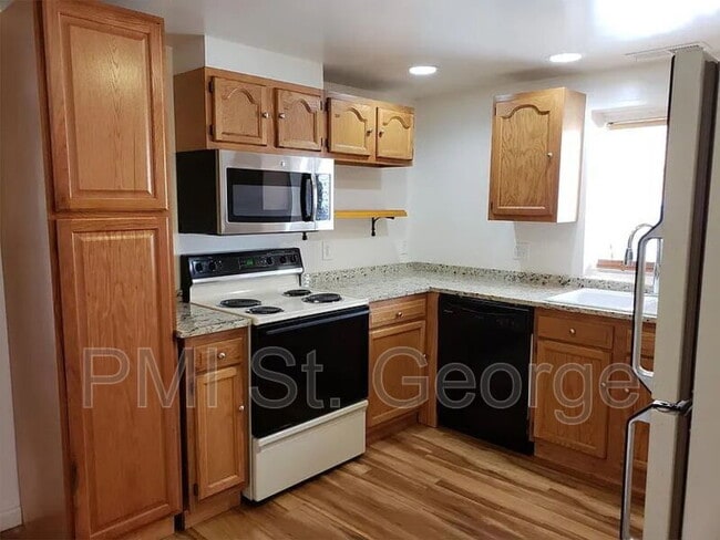 Building Photo - 418 S 100 E