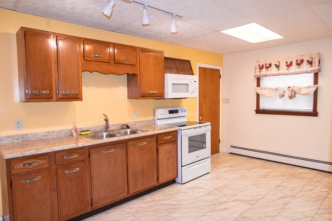 Photo - 682 Bennett St Unit 1