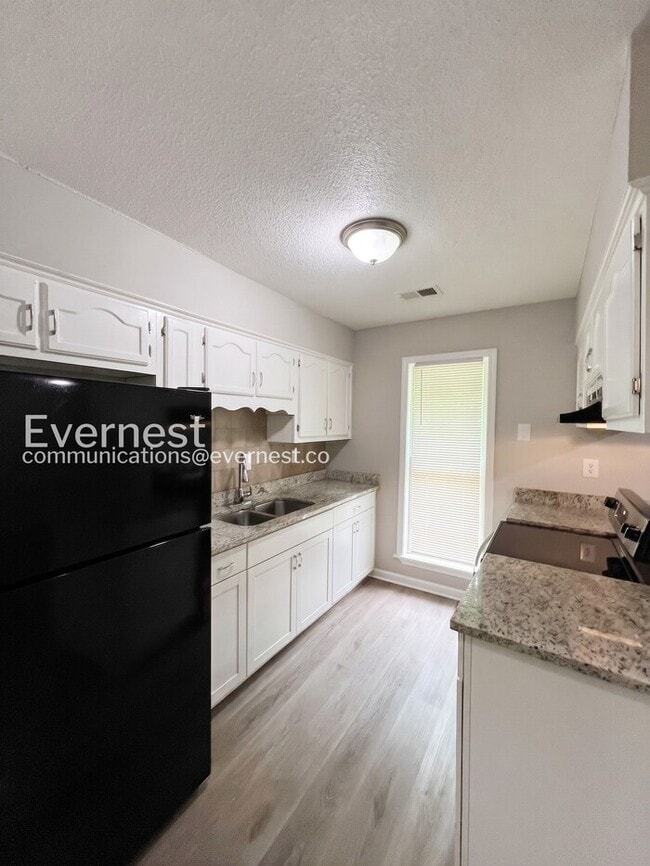 Photo - 6445 Collinwood Rd